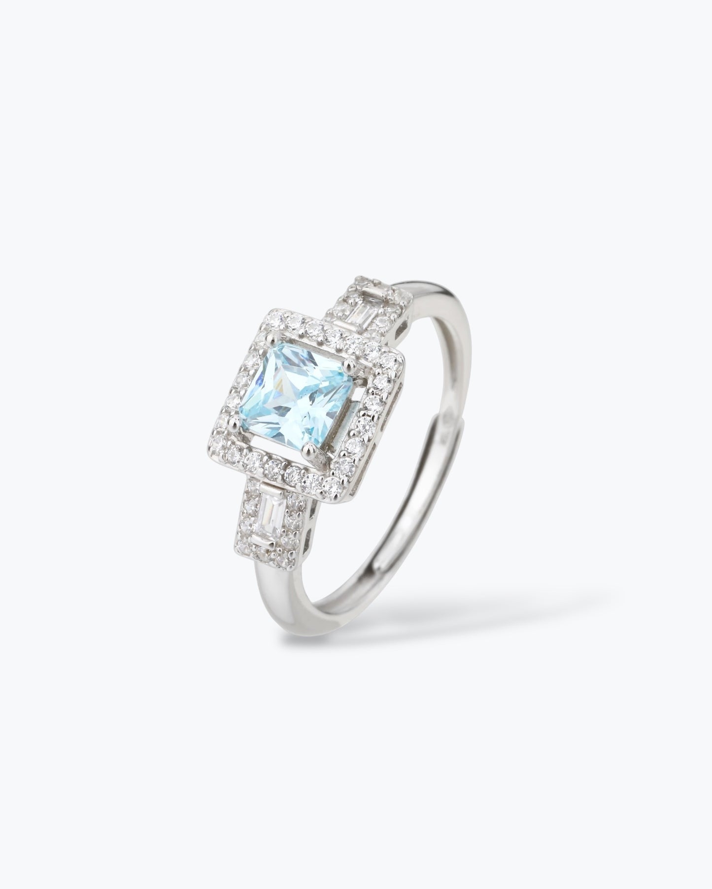 ANELLO IN ARGENTO TAGLIO QUADRATO CON CORINDONE SINTETICO