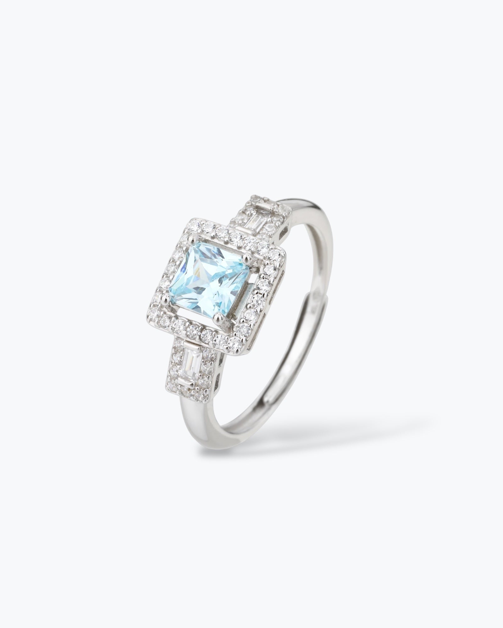 ANELLO IN ARGENTO TAGLIO QUADRATO CON CORINDONE SINTETICO
