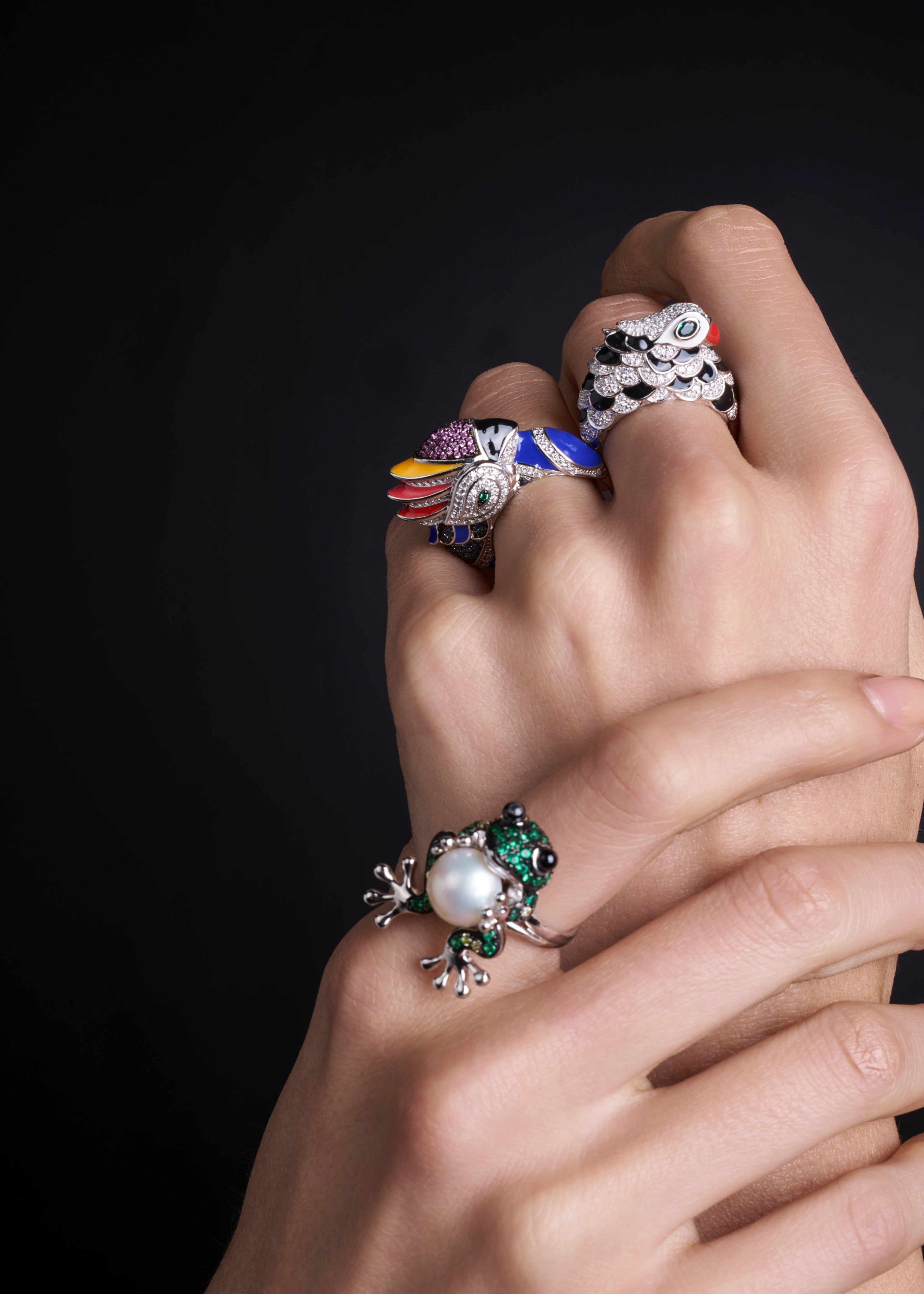 ANELLO COCKTAIL PAPPAGALLO TROPICALE IN ARGENTO 925 SMALTO MULTICOLORE E ZIRCONI