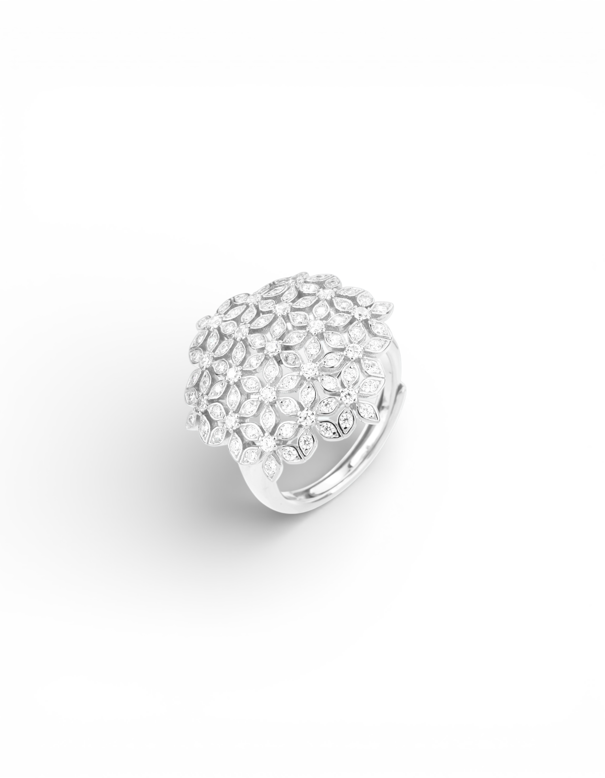 Anello regolabile a cupola floreale in argento 925 placcato rodio con costellazione di zirconi bianchi - Di Luce Bijoux
