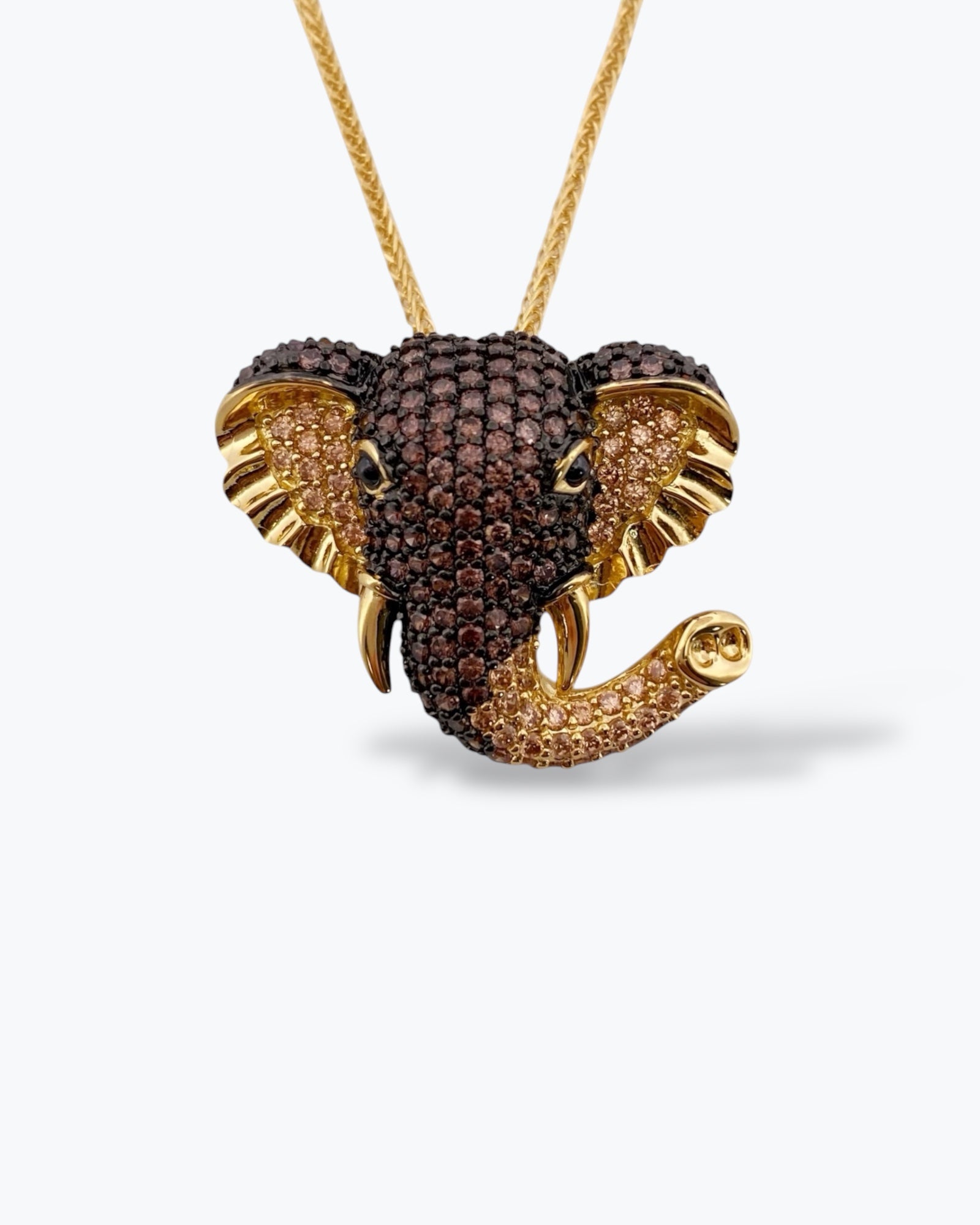 Collana con ciondolo a forma di testa di elefante portafortuna in argento 925 placcato oro giallo con pavé di zirconi marroni e champagne Di Luce Bijoux