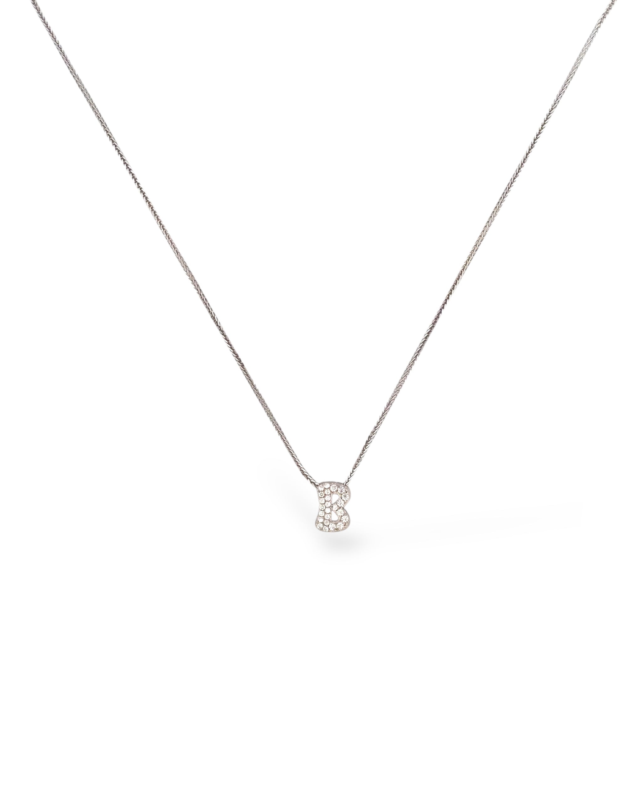 Collana in argento 925 rodiato con ciondolo a forma di lettera iniziale dell'alfabeto tempestata di pavè di zirconi Di Luce Bijoux.
