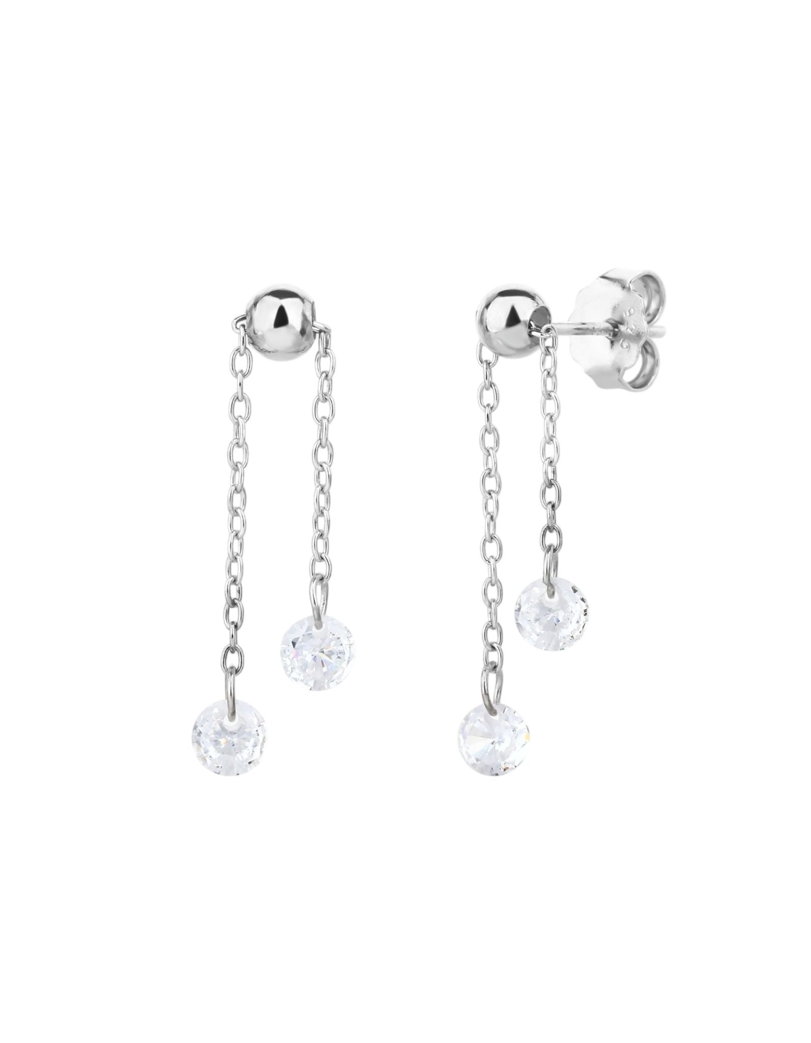 Coppia di orecchini a perno in argento 925 rodiato con doppia catenella pendente asimmetrica e punti luce finali in zircone bianco, su sfondo bianco.