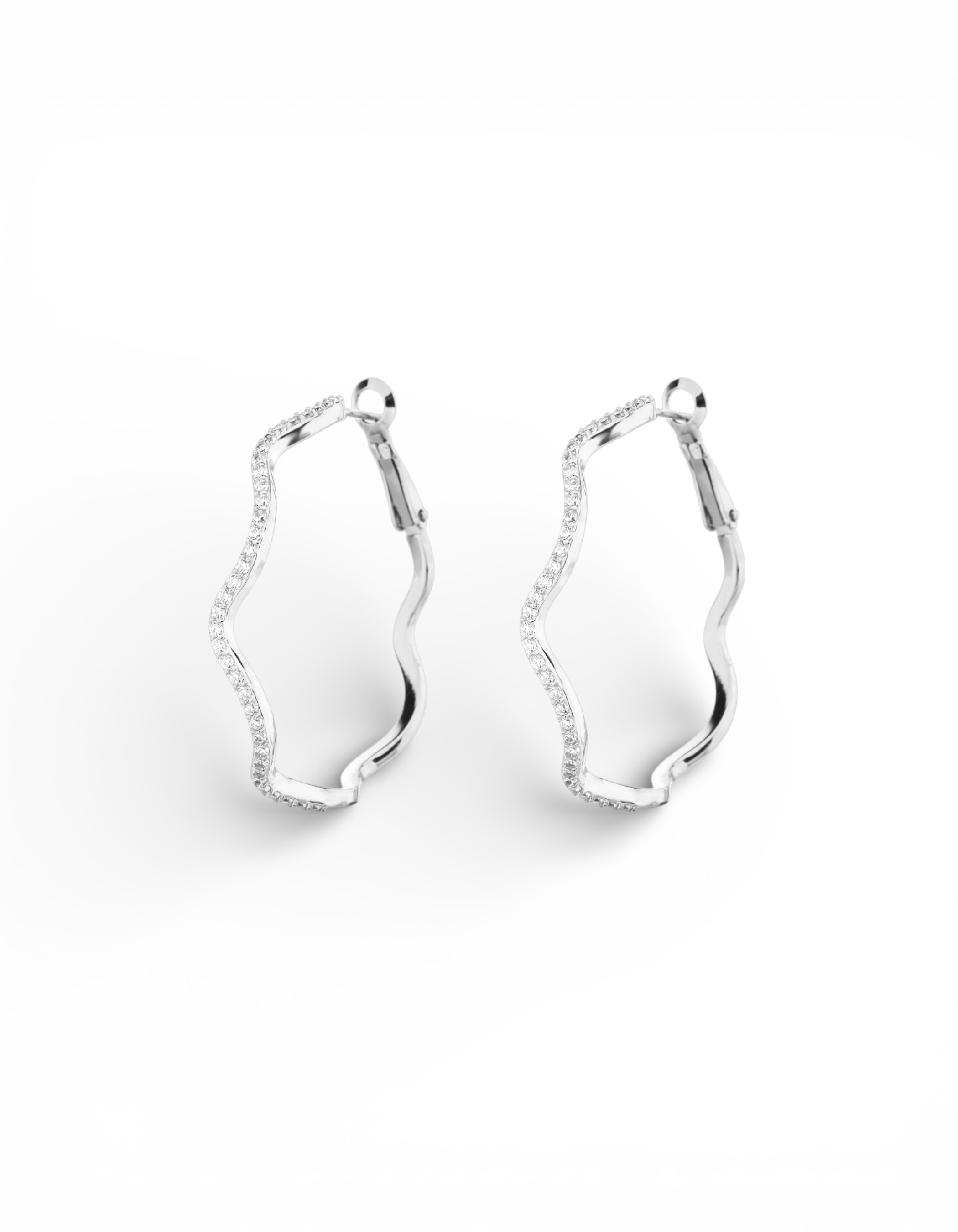 Orecchini a cerchio grandi con design ondulato a onde in argento 925 placcato rodio e profilo frontale di zirconi Di Luce Bijoux