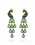 Orecchini pendenti lunghi modello chandelier a forma di pavone in argento 925 placcato oro con smalto giallo e cascata di zirconi blu, verdi e gialli Di Luce Bijoux