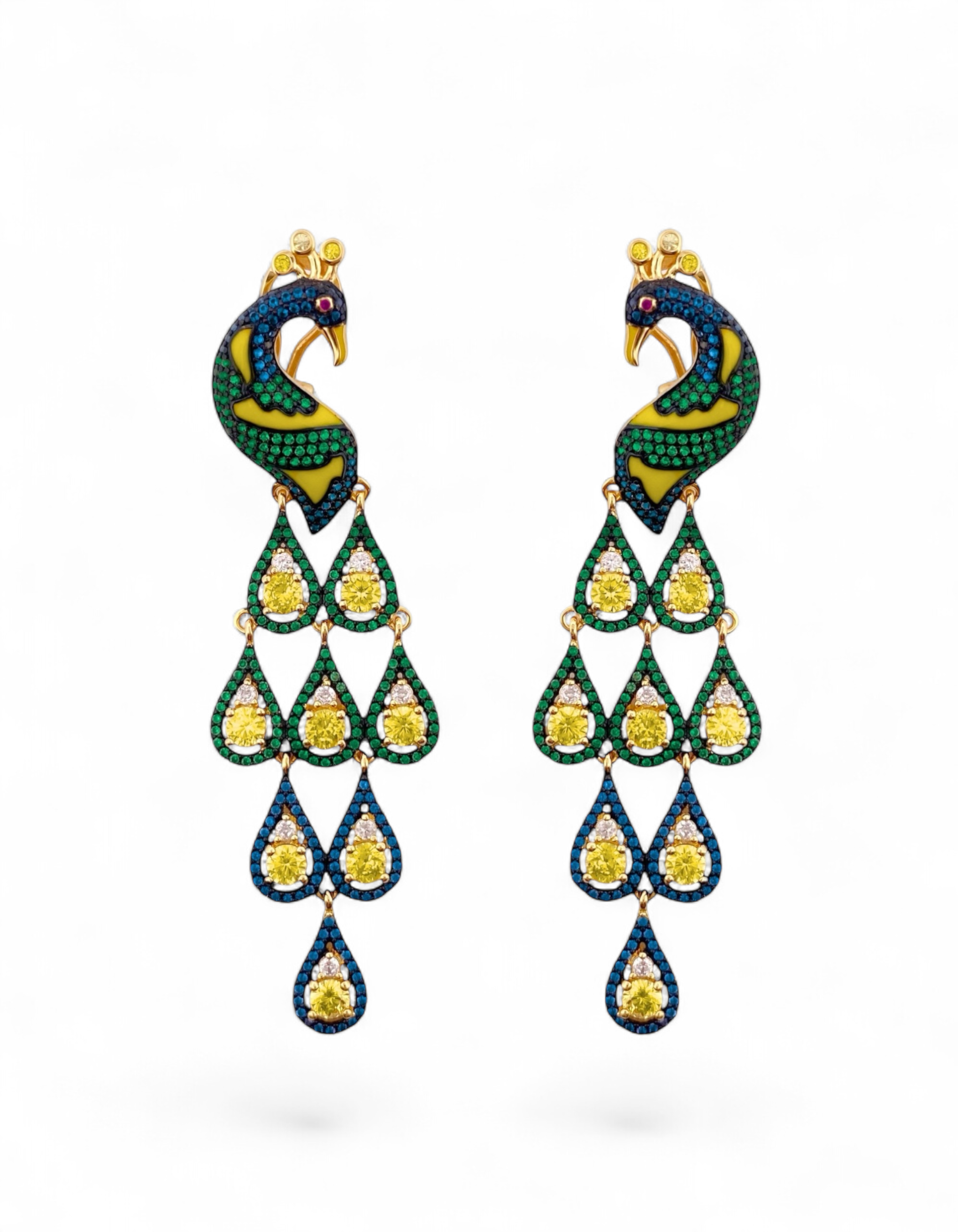 Orecchini pendenti lunghi modello chandelier a forma di pavone in argento 925 placcato oro con smalto giallo e cascata di zirconi blu, verdi e gialli Di Luce Bijoux