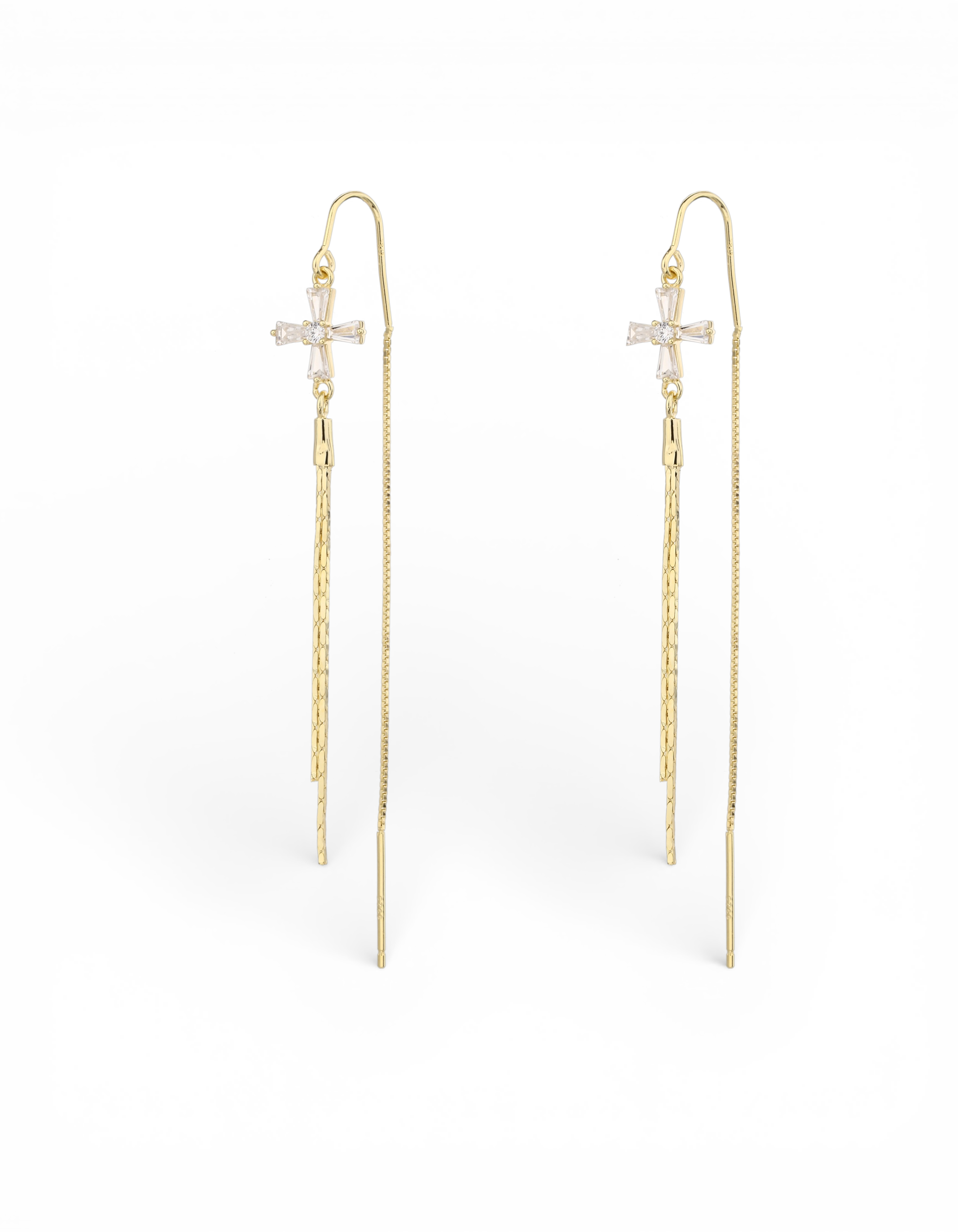 Orecchini passanti a filo modello sali e scendi in argento 925 placcato oro con pendente a croce in zirconi taglio baguette e catenine sottili Di Luce Bijoux